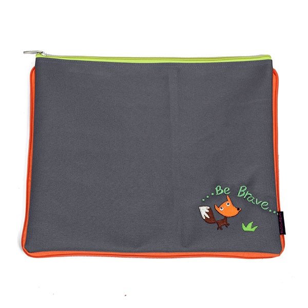BE-05-P014-I01 Fox Zipper Folder